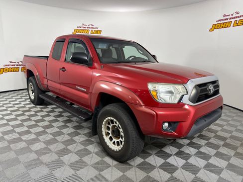 Used 2013 Toyota Tacoma 4x4 Access Cab V6 w/ SR5 Pkg image 8