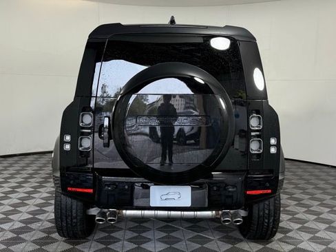 New 2025 Land Rover Defender 110 V8 image 7