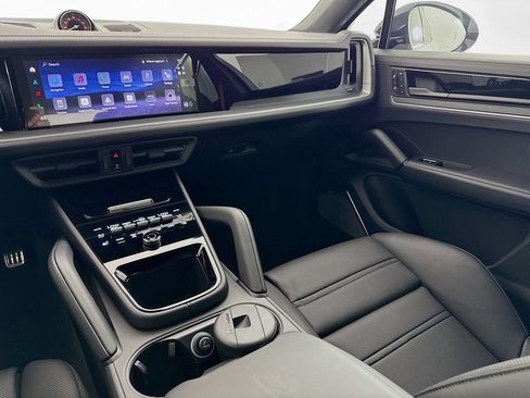 Certified 2026 Porsche Cayenne Turbo GT AWD/4WD image 27
