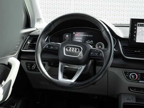 Used 2022 Audi Q5 2.0T Premium Plus w/ Premium Plus Package AWD/4WD image 9