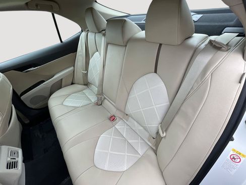 Used 2019 Toyota Camry XLE FWD image 19