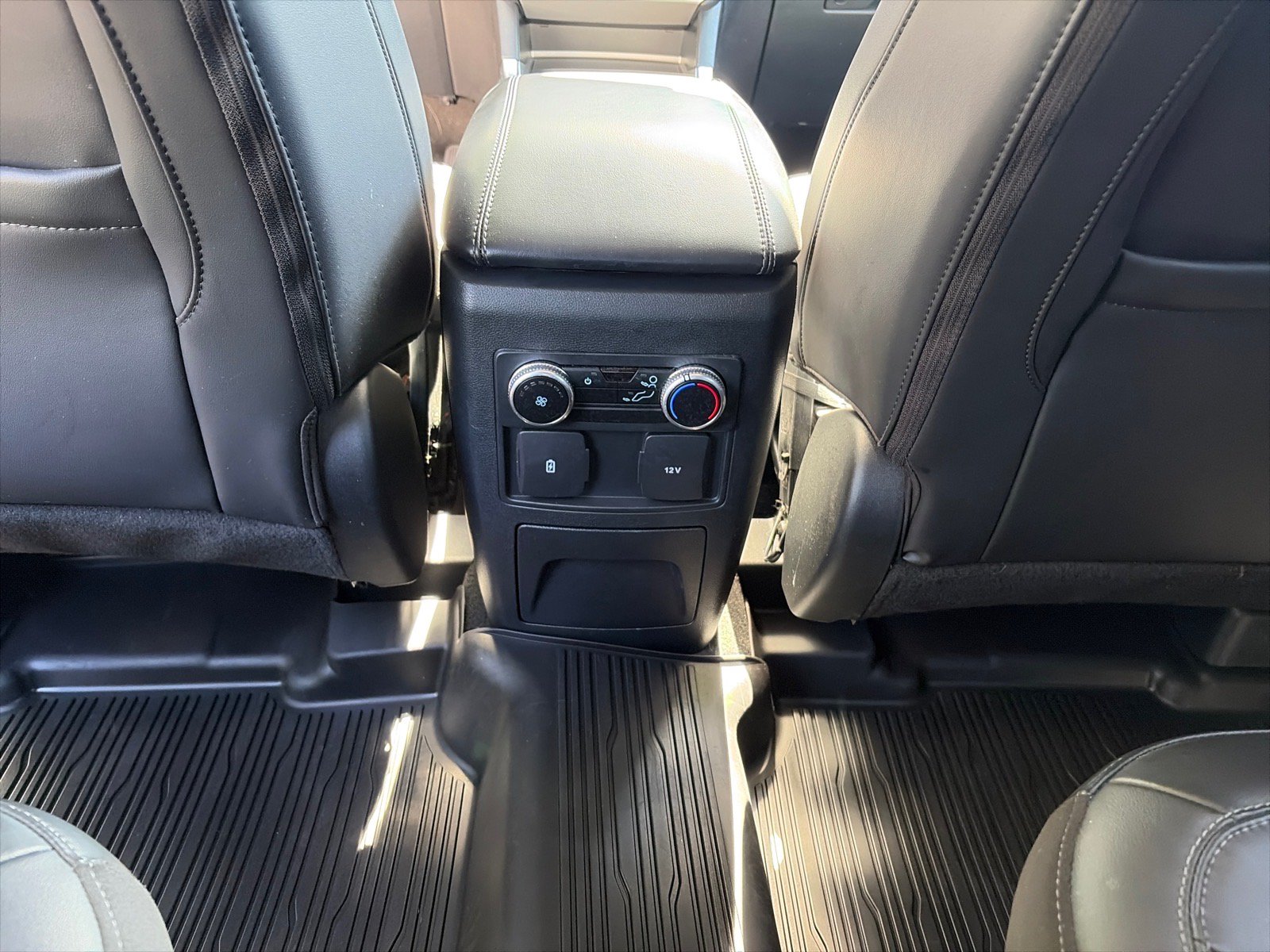 Used 2023 Ford Explorer XLT w/ Equipment Group 202A AWD/4WD image 13