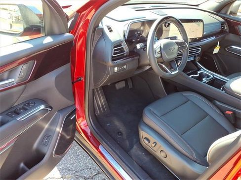 New 2026 Chevrolet Traverse Z71 w/ Enhanced Driving Package image 10