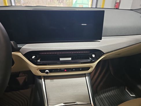 New 2026 BMW 330i Sedan w/ Premium Package image 21