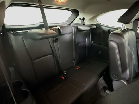 Certified 2025 Toyota Highlander XLE FWD image 29