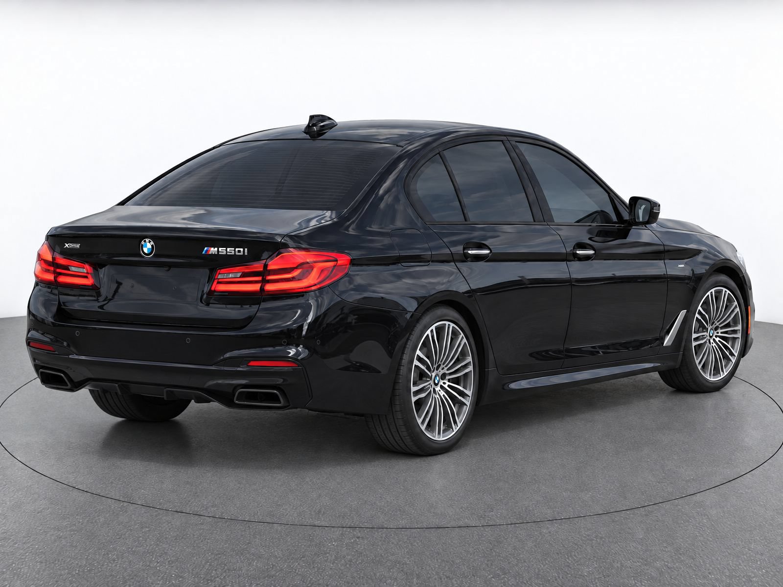 Used 2018 BMW M550i xDrive AWD/4WD image 4