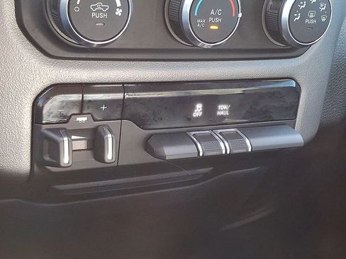 Used 2019 RAM 2500 Big Horn image 24