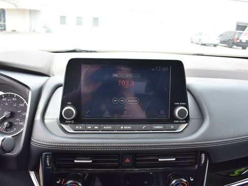 Used 2023 Nissan Rogue SL image 18