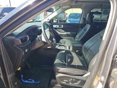 Used 2022 Ford Explorer Limited w/ Limited Technology Package