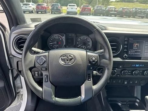 Used 2021 Toyota Tacoma TRD Sport w/ Technology Package AWD/4WD image 10