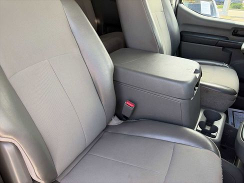 Used 2016 Nissan NV 3500 SV image 24