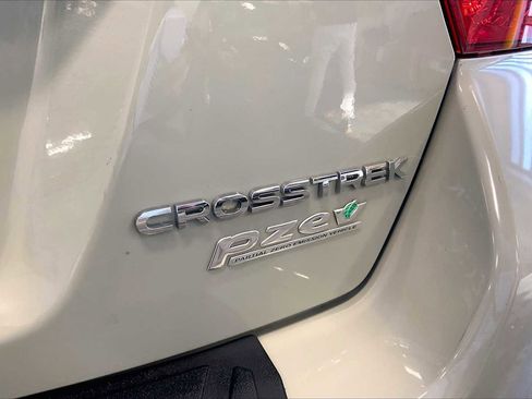 Used 2017 Subaru Crosstrek 2.0i Premium image 10
