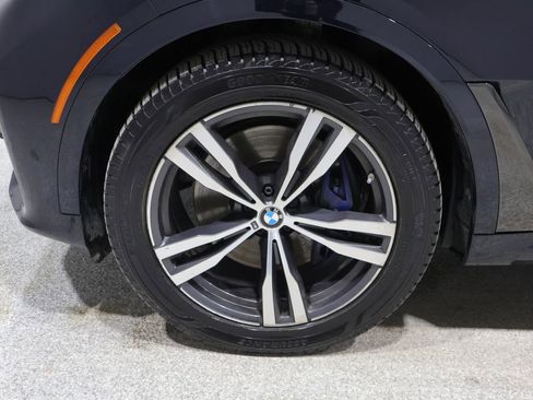 Used 2021 BMW X7 M50i image 9