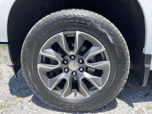 Used 2023 Chevrolet Silverado 1500 LT AWD/4WD image 7