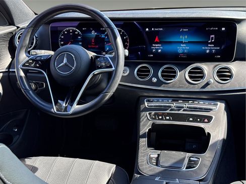 Used 2022 Mercedes-Benz E 350 4MATIC Sedan w/ AMG Line Exterior image 18