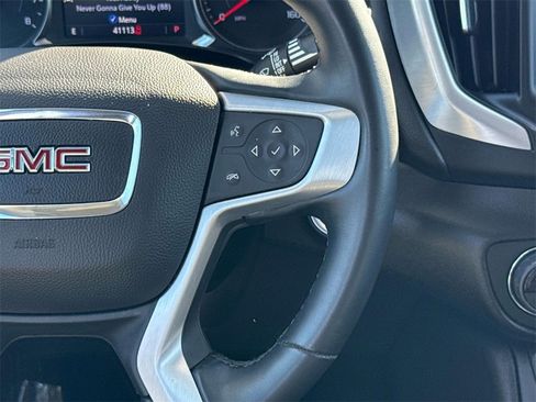 Used 2024 GMC Terrain SLT image 14