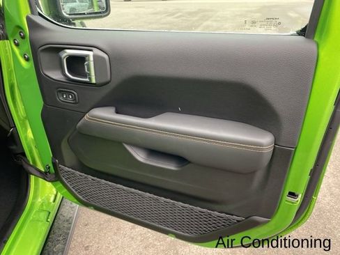 New 2025 Jeep Wrangler Unlimited Rubicon 392 image 34