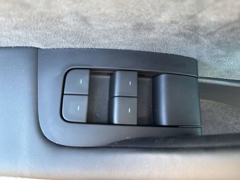 Used 2023 Tesla Model Y Performance AWD/4WD image 16