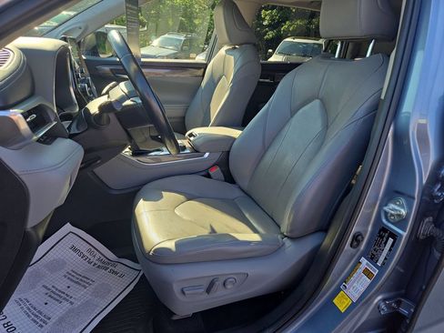 Used 2020 Toyota Highlander Limited AWD/4WD image 6