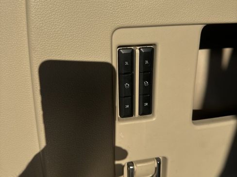 Used 2019 Lincoln Navigator Reserve image 29