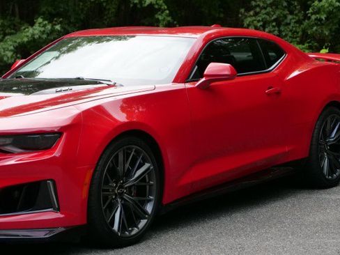 Used 2022 Chevrolet Camaro ZL1 RWD image 39