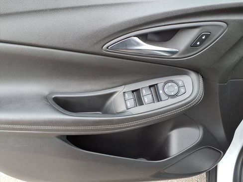 Used 2025 Buick Encore GX Preferred FWD image 9