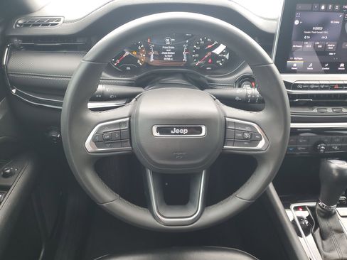 Used 2023 Jeep Compass Altitude image 17