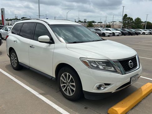 Used 2016 Nissan Pathfinder SV FWD image 13
