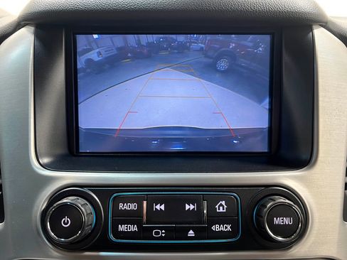 Used 2018 GMC Yukon SLT w/ Premium Edition AWD/4WD image 12