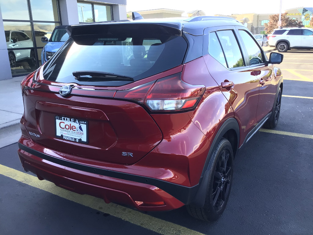 Used 2023 Nissan Kicks SR w/ SR Premium Package FWD image 5