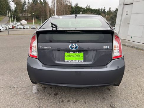 Used 2015 Toyota Prius Four w/ Deluxe Solar Roof Package image 5