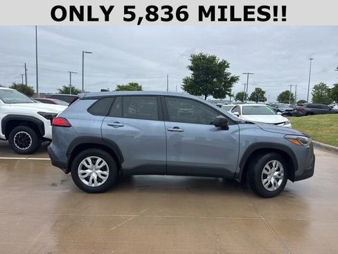 Used 2025 Toyota Corolla Cross L image 2