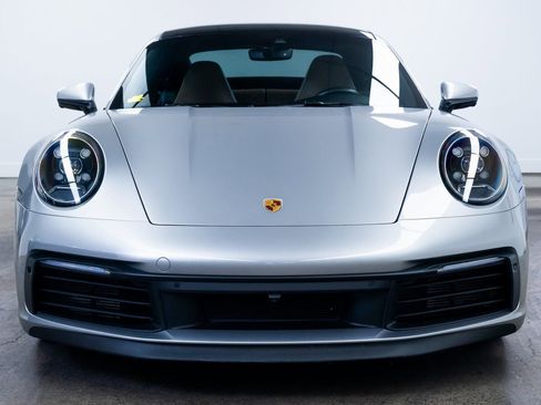 Used 2021 Porsche 911 Carrera 4 image 2
