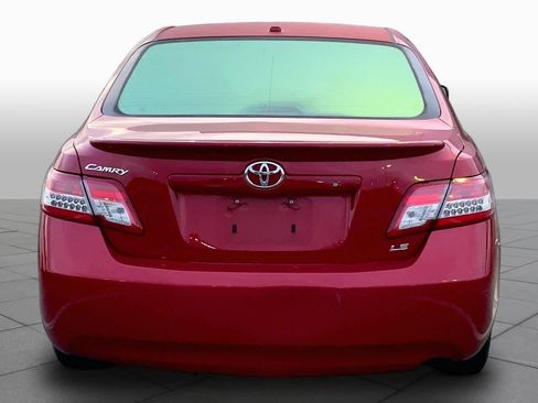 Used 2010 Toyota Camry LE FWD image 4