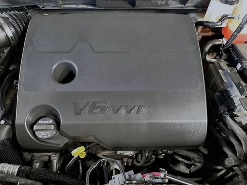 Used 2023 Chevrolet Traverse LT w/ LPO, Floor Liner Package AWD/4WD image 9