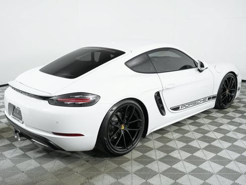 Used 2025 Porsche 718 Cayman RWD image 10