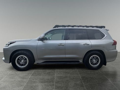 Used 2021 Lexus LX 570 4WD w/ Luxury Package image 5