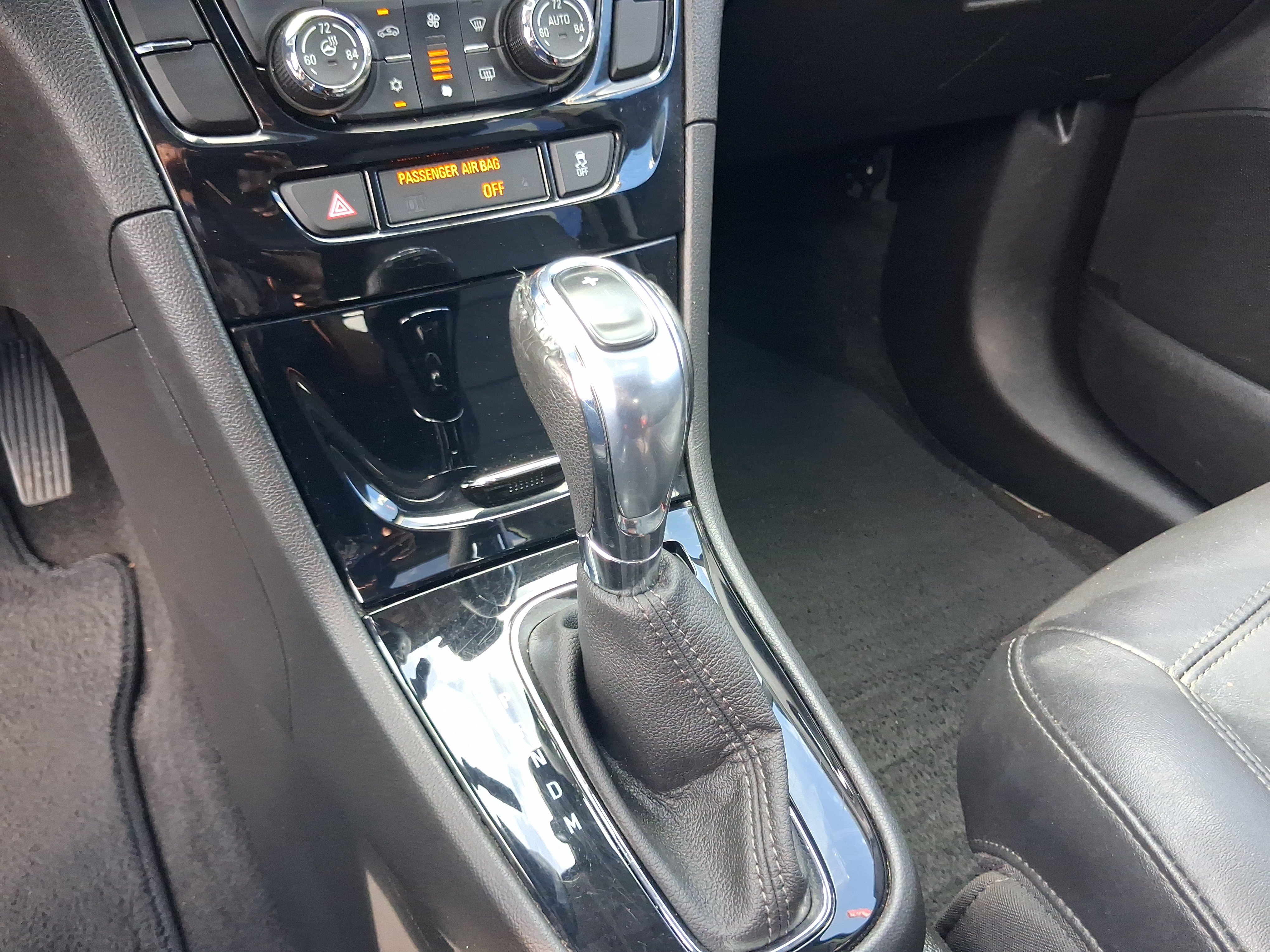 Used 2018 Buick Encore Essence FWD image 21