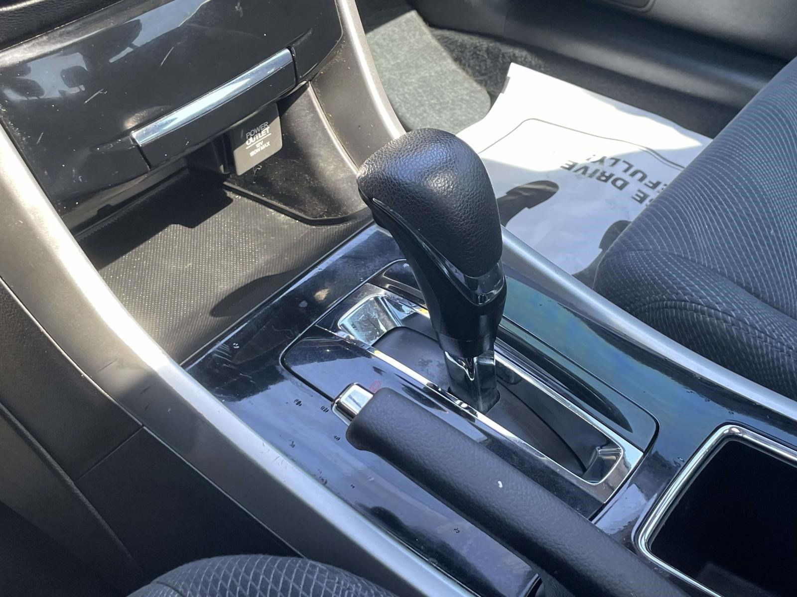 Used 2017 Honda Accord EX image 30