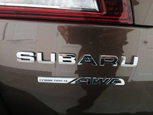 Used 2019 Subaru Outback 2.5i Touring AWD/4WD image 28