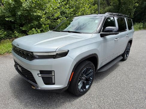 New 2026 Jeep Grand Wagoneer 4WD image 3