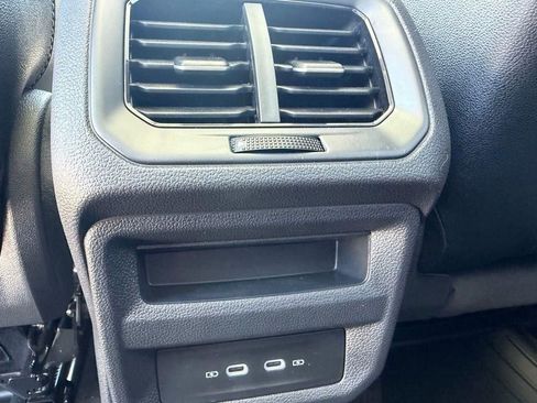 New 2026 Volkswagen Taos SE FWD image 24