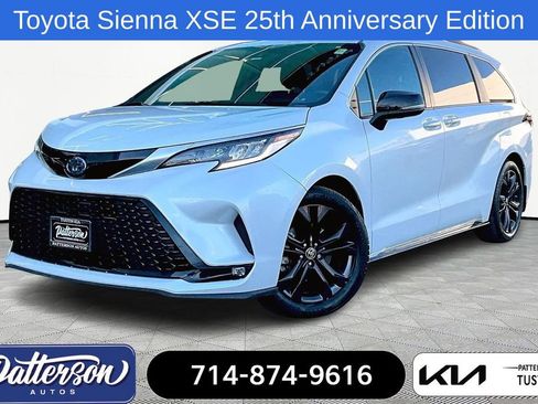Used 2023 Toyota Sienna XSE image 1