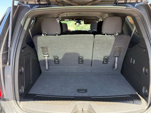 Used 2024 GMC Yukon SLE RWD image 21