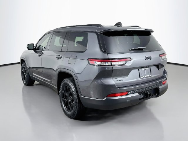 Used 2024 Jeep Grand Cherokee L Altitude AWD/4WD image 10