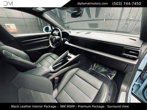 Used 2025 Porsche Macan 4 Electric AWD/4WD image 19