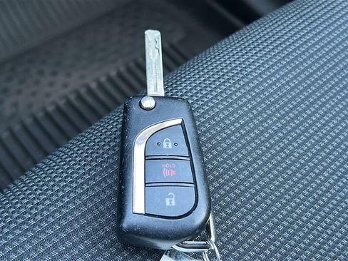 Used 2023 Toyota RAV4 LE AWD/4WD image 29