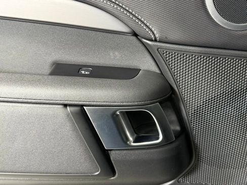 Used 2022 Land Rover Discovery HSE R-Dynamic image 23