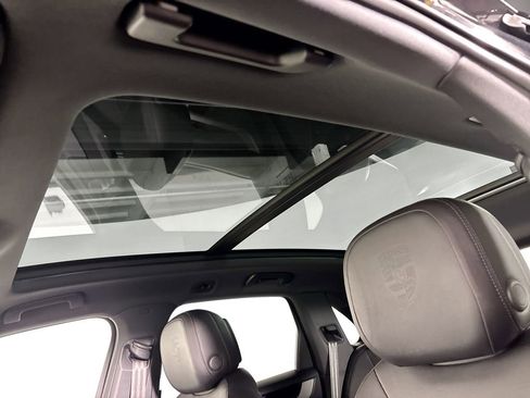 Used 2024 Porsche Cayenne w/ Premium Package Plus (PFM) image 19