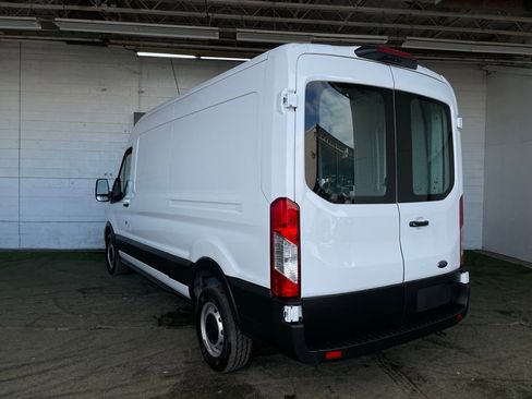 Used 2022 Ford Transit 150 Medium Roof image 3
